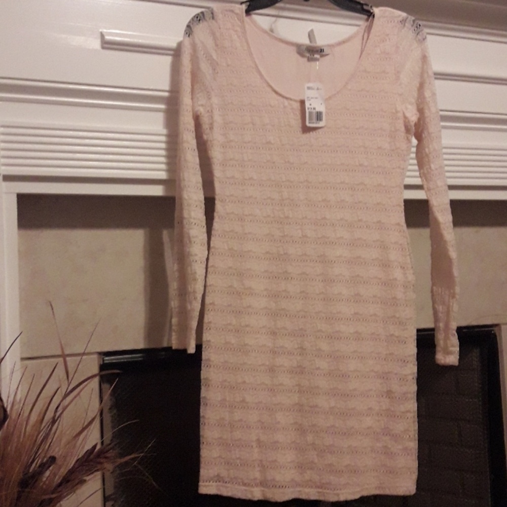NWT Forever 21 Blush Lace Dress Bodycon Medium